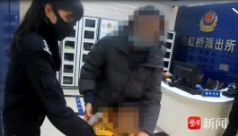 4岁萌娃骑滑板车走失，民警暖心陪伴寻家人